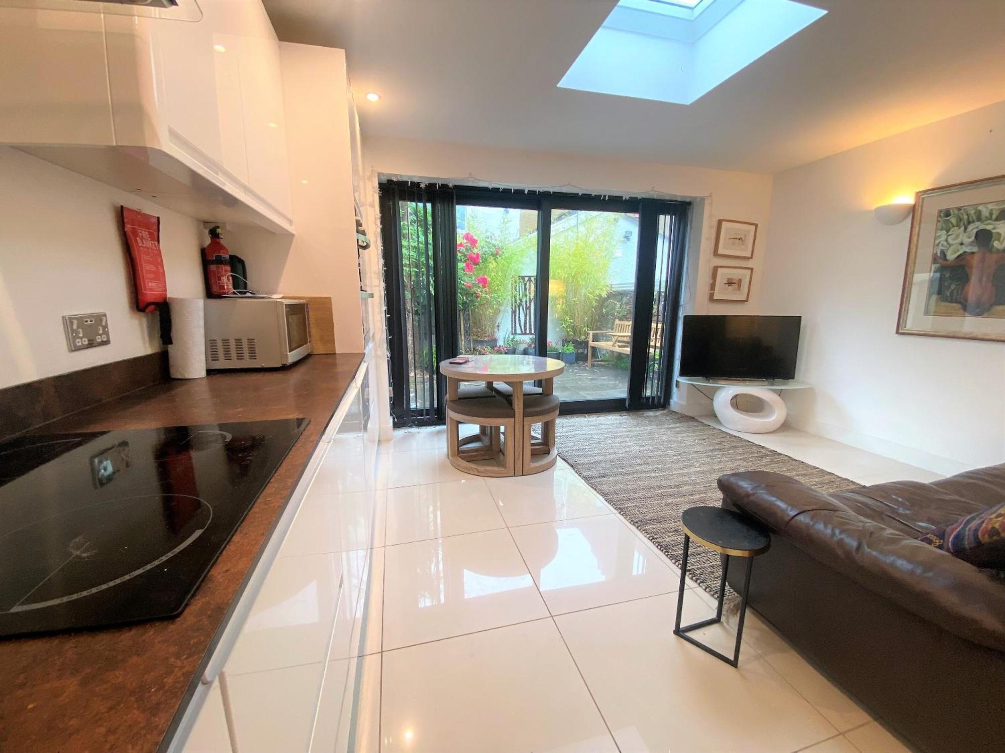 Contemporary Eco-home Near Harbourside Hébergement de vacances